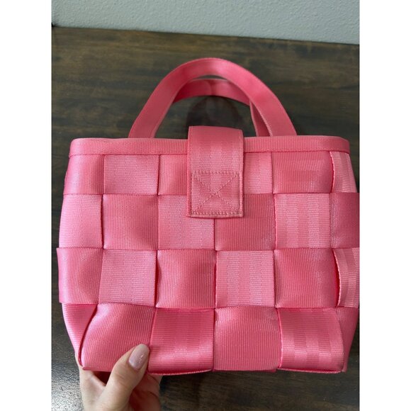 Harvey's Seatbelt Bag Pink With Hearts Lining Handbag Purse - Picture 5 of 11